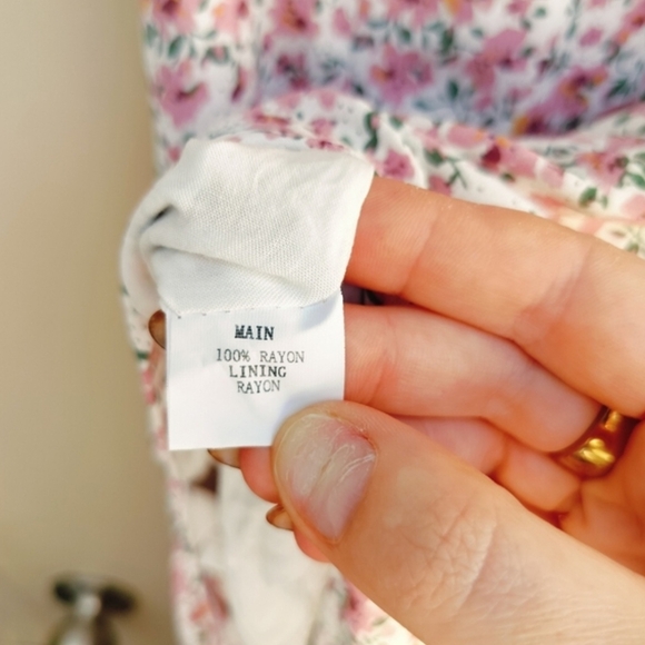 Floral Puff-Sleeve Midi Dress in Light Pink - Picture 9 of 10